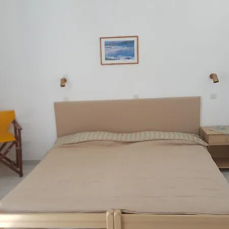 Agkira Milos Hotel Provatas