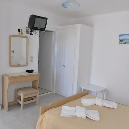 Agkira Milos Hotel