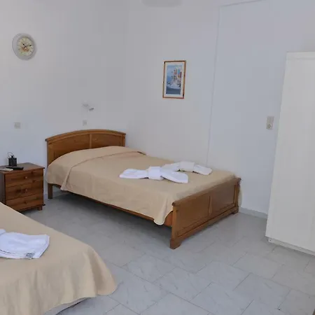 Agkira Milos Hotel Provatas