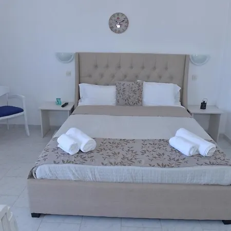 Agkira Milos Hotel *